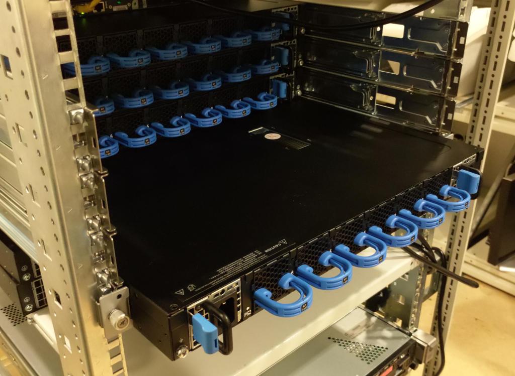 Figure 13: tool-less rails reversed - front of rack